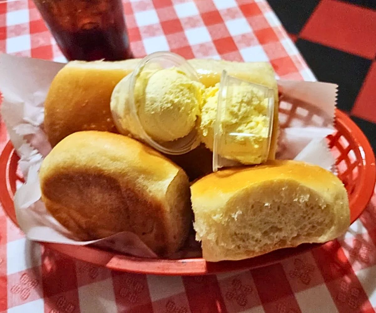 garlic bread at Alfredo's Pizza and Pasta in San Bernardino, CA