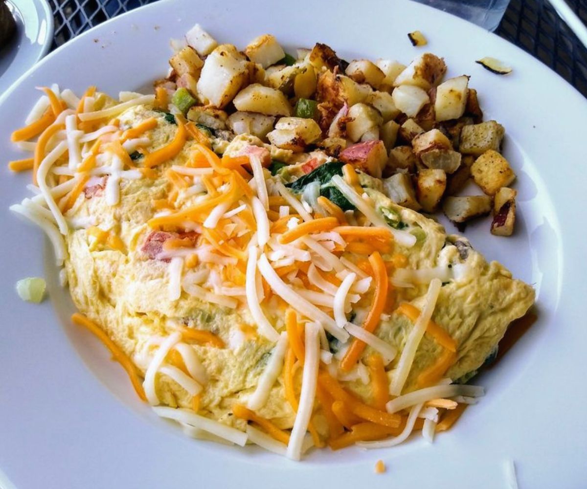 veggie omelette at wildberries in mesa, az