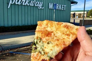 parkway market pizza at buellton, ca