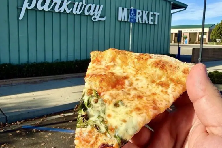 parkway market pizza at buellton, ca