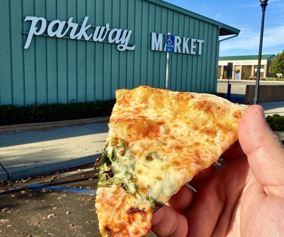 parkway market pizza at buellton, ca