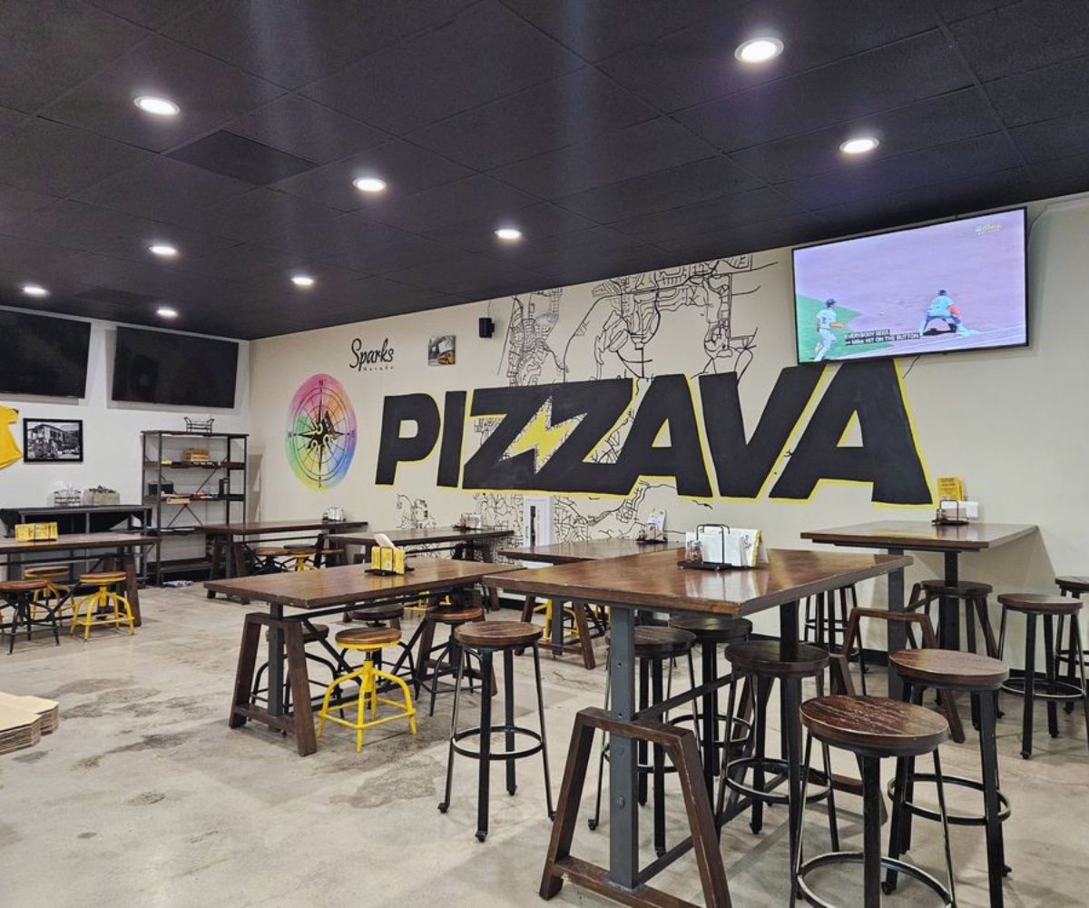 Dining Area at Pizzava in Sparks, Nevada
