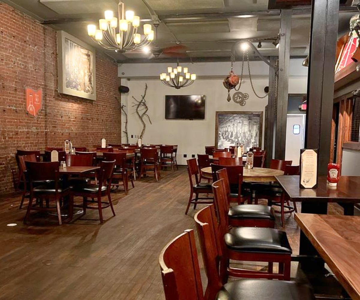 dining area at Foundry Kitchen in Elyria, Ohio