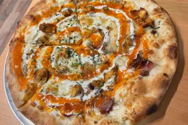 Buffalo Chicken Pizza at Best Pizza & Brew Vista in Vista, California