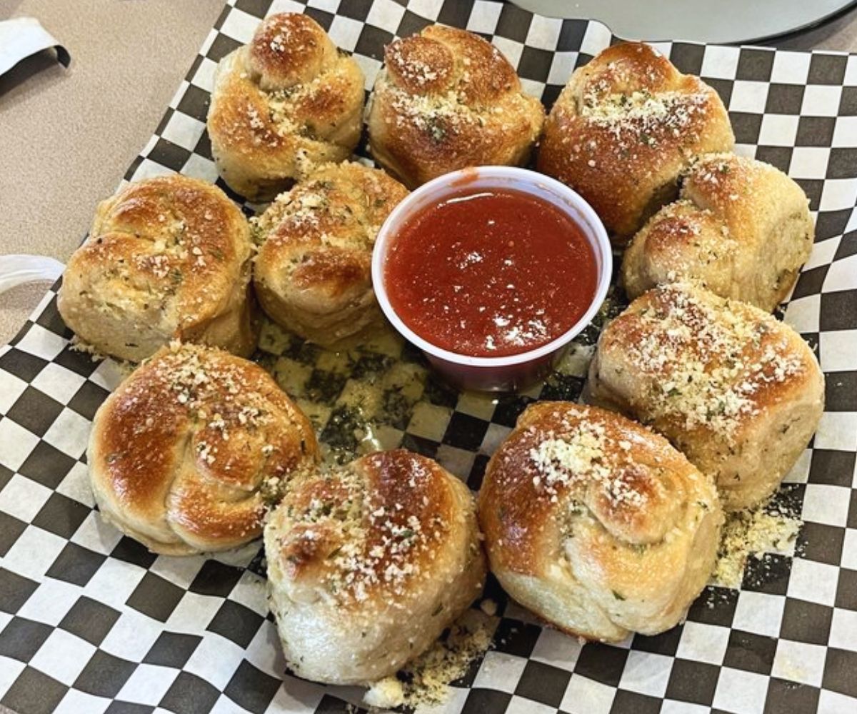 Garlic Knots at the Pizza Box in Virginia Beach, VA