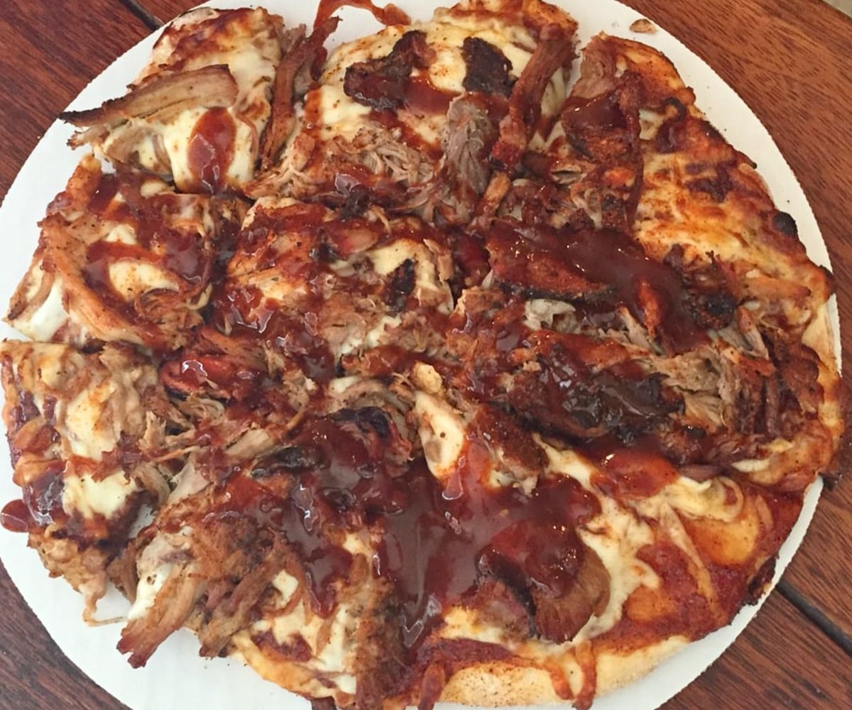 BBQ Pizza at Elwood's in Memphis, Tennessee