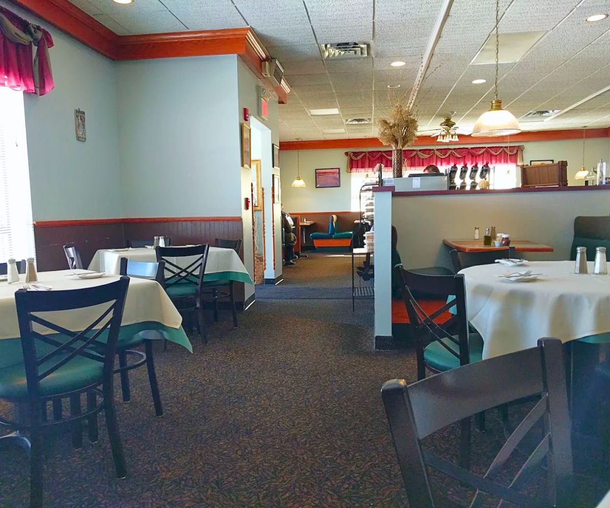 dining area at Mamma G's in Rochester, NY