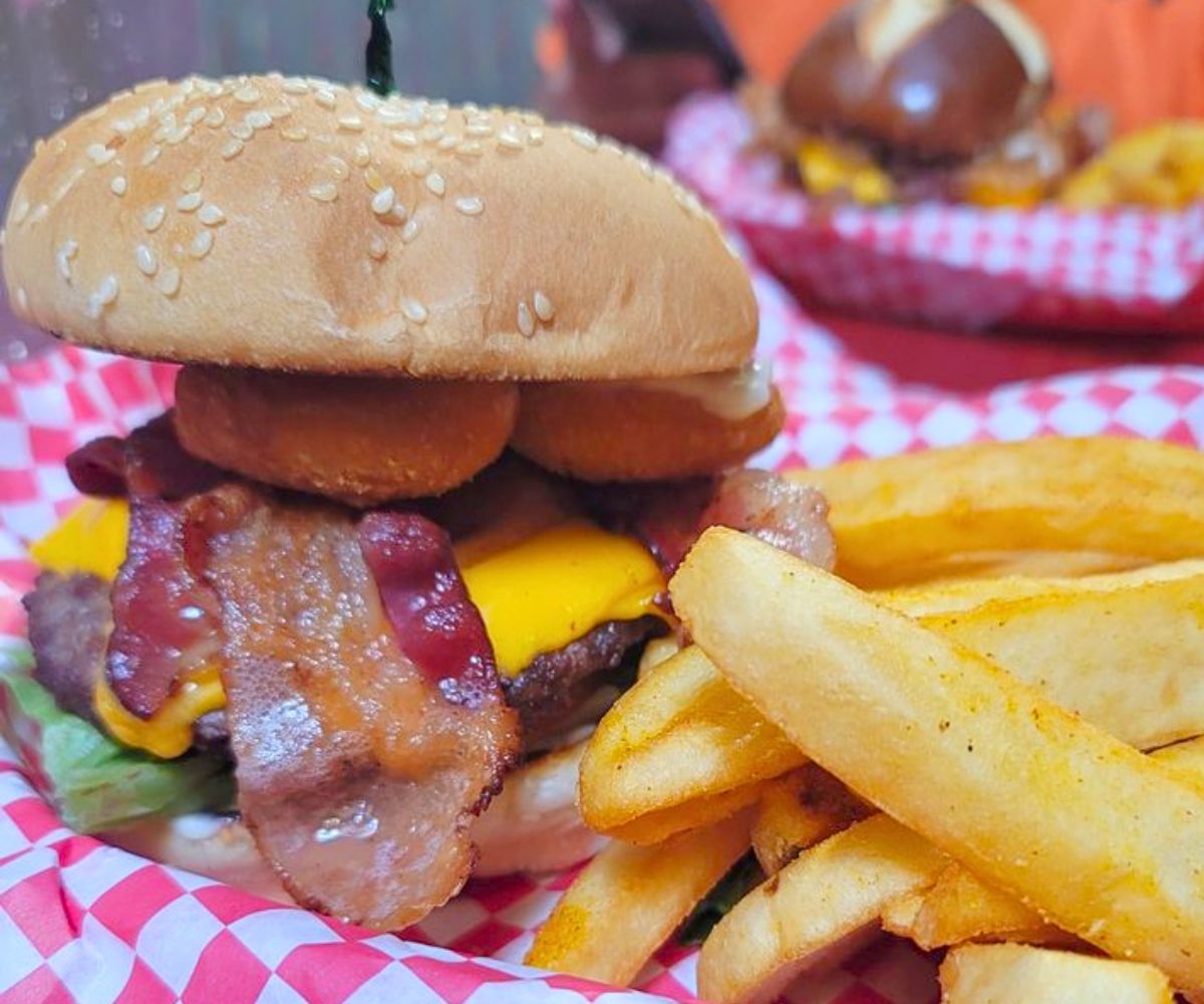 Bacon Mac and Cheese Burger at 2 Doors Down in Cheyenne, Wyoming