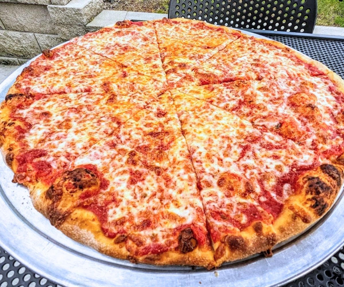 classic cheese pizza at elmar's new york pizza in plymouth, minnesota