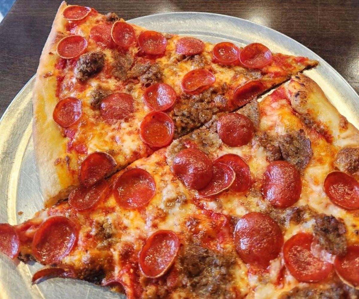 sausage and pepperoni pizza at elmar's new york pizza in plymouth, mn