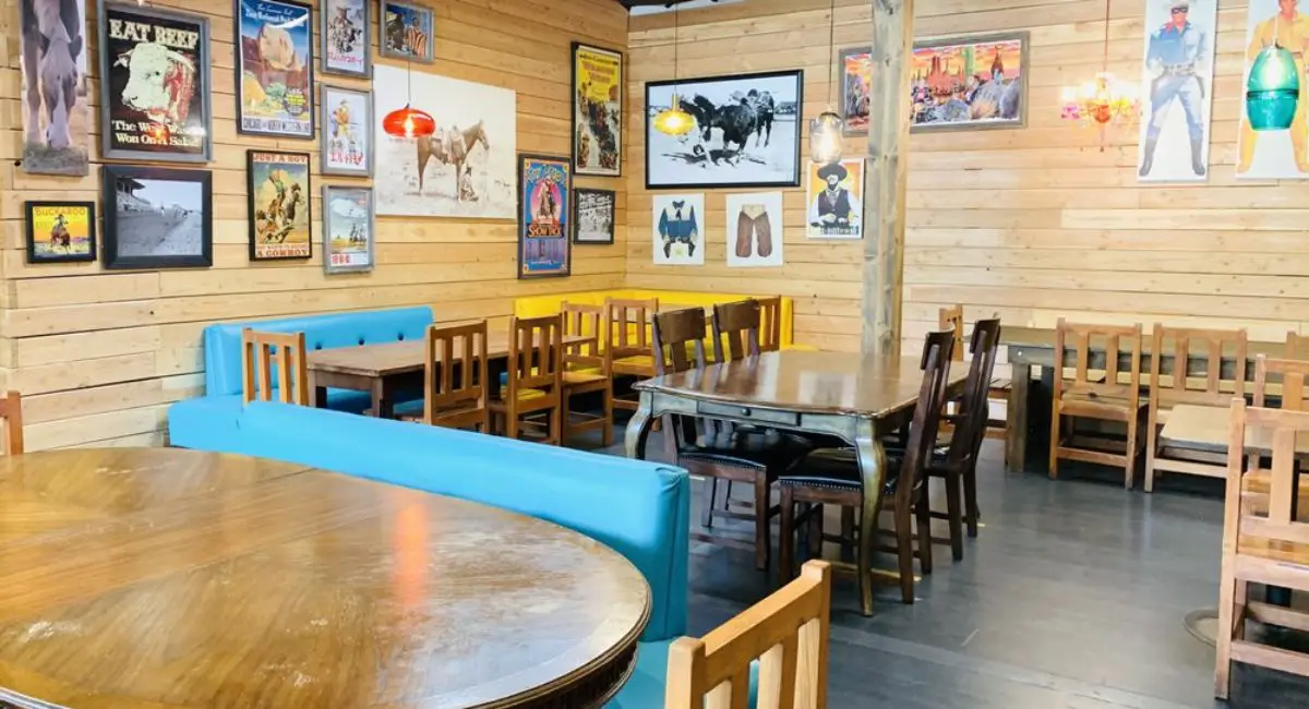 dining area at Backdoor BRGR in Provo, Utah