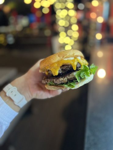 THE BURGER JOINT Burger