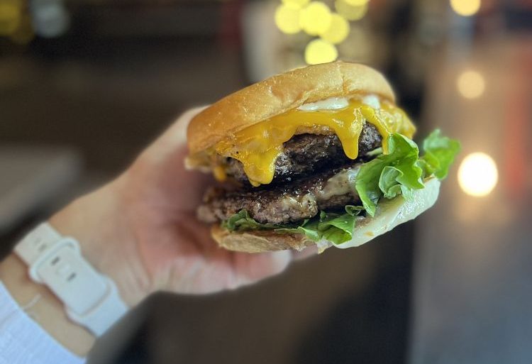 THE BURGER JOINT Burger