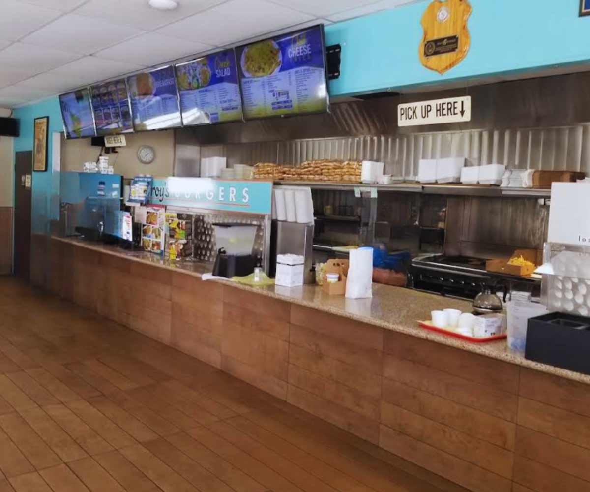 inside troy's burgers in Los angeles CA