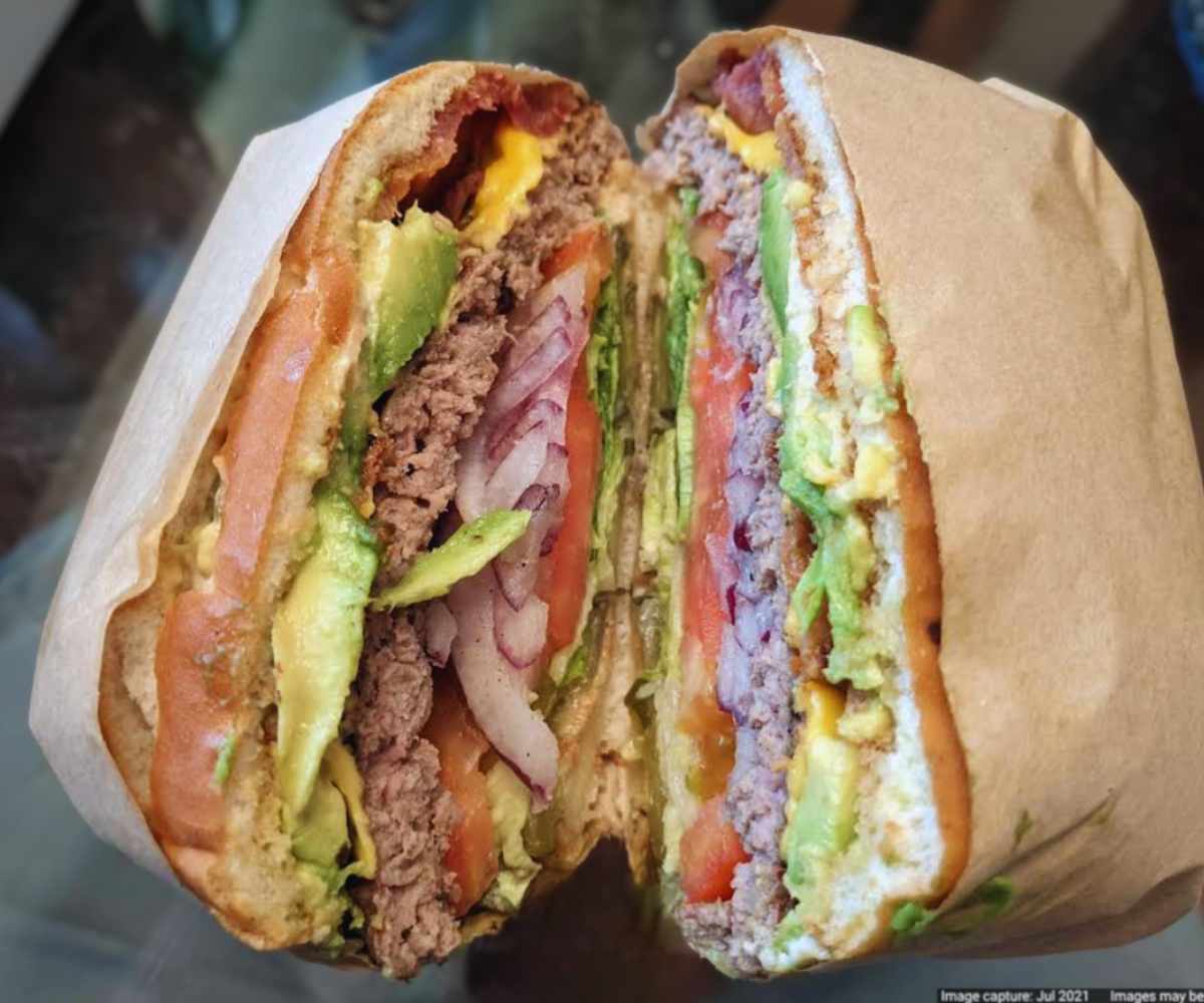 burger at everest burgers in Santa clarita CA