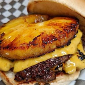 burger at the burger food truck in San mateo ca