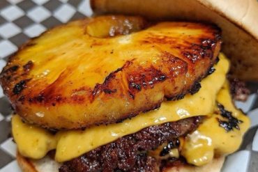 burger at the burger food truck in San mateo ca