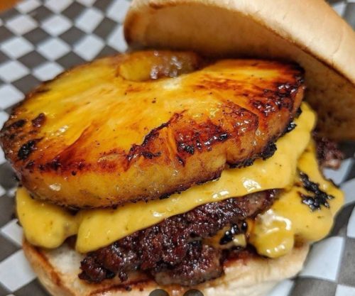 burger at the burger food truck in San mateo ca