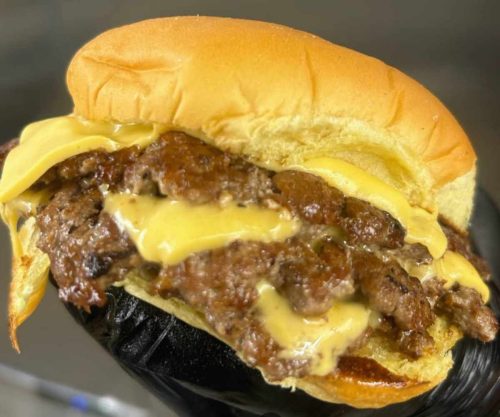 burger at al's burgers in Davenport, IA