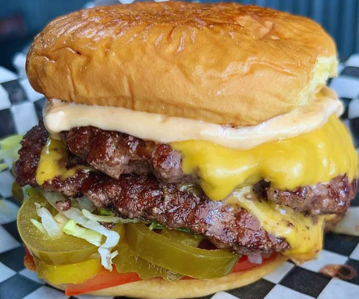 spicy old fashioned burger at durb's restaurant in League City texas