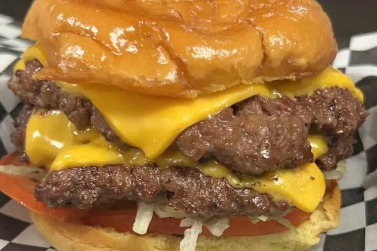 Double cheeseburger