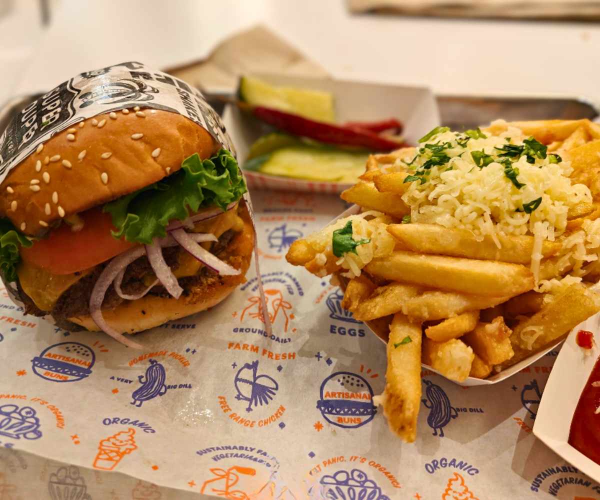 super duper burgers in Daly city