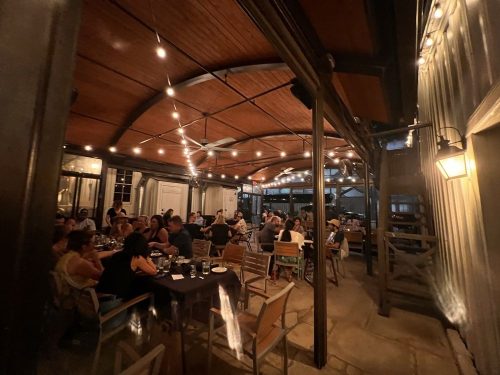 MOONSHINE GRILL Restaurant