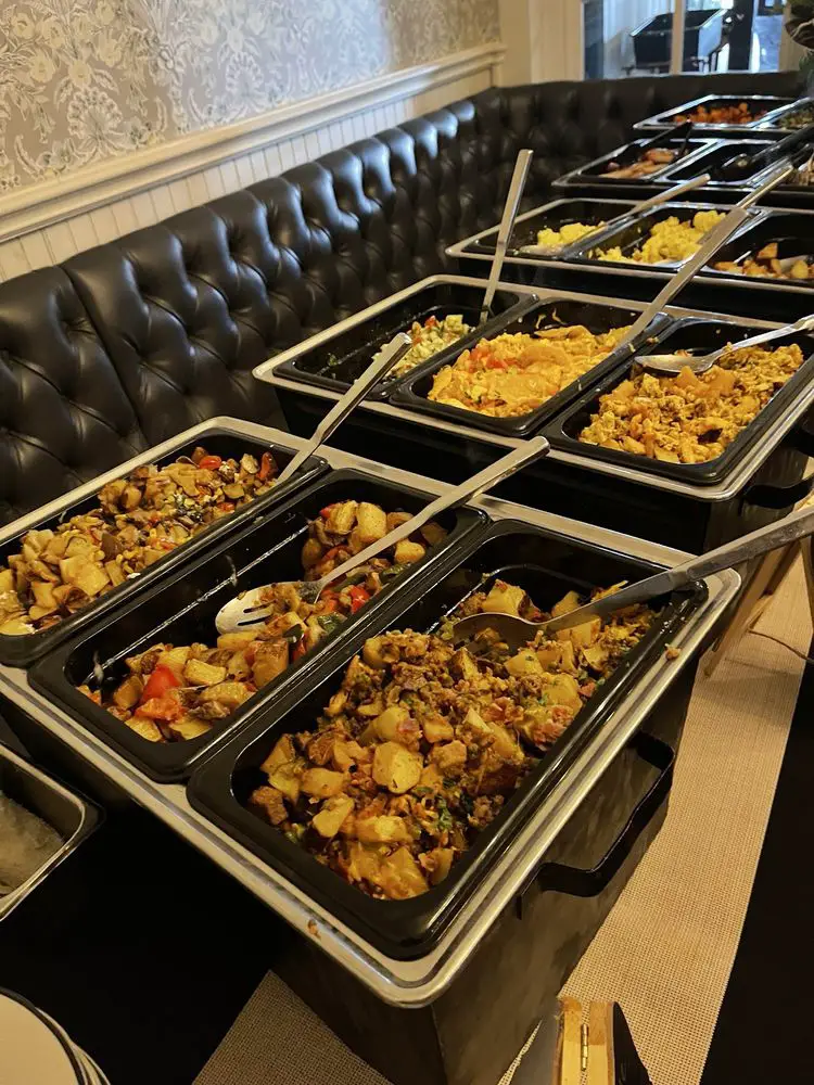 MOONSHINE GRILL Restaurant