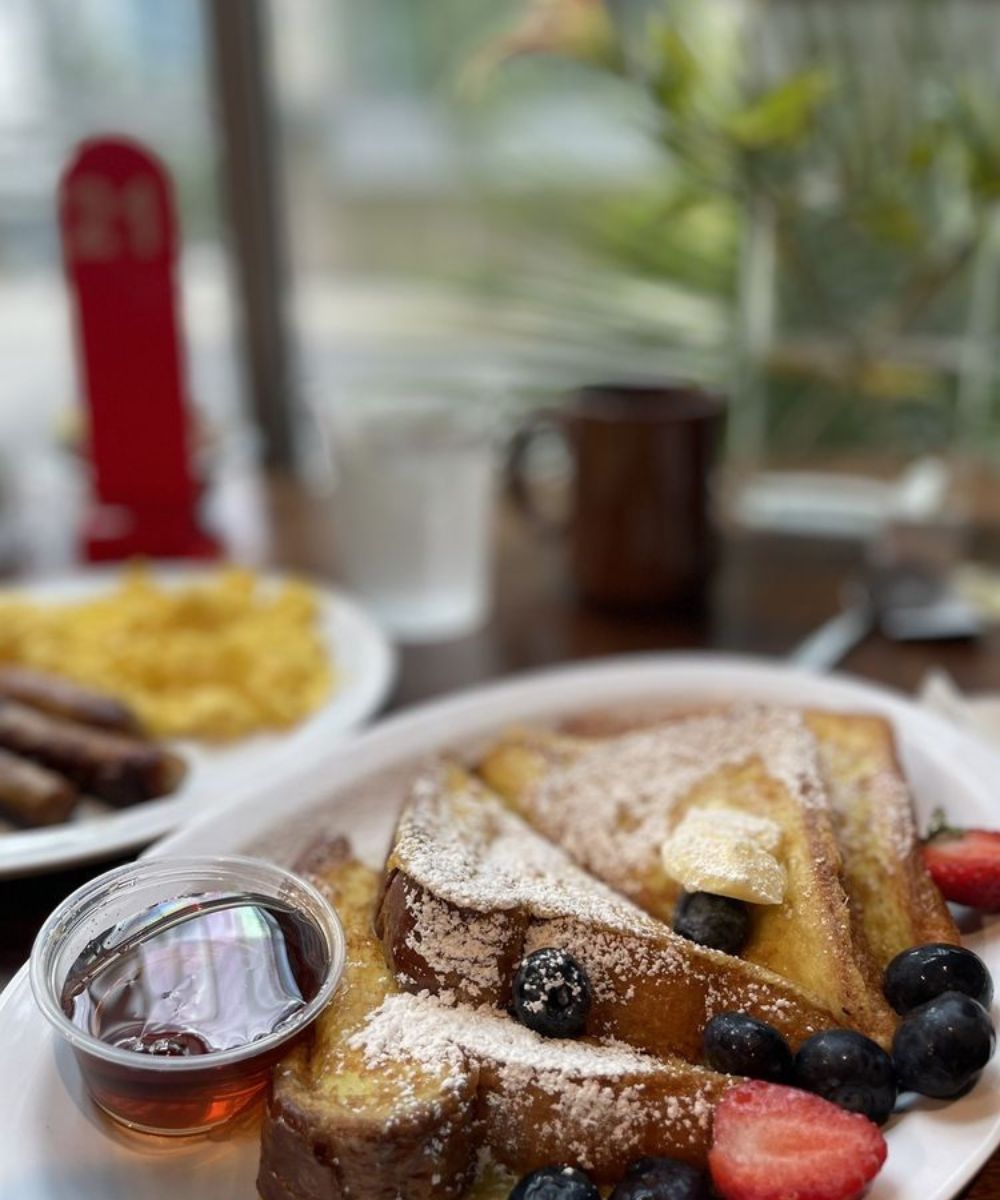 LUDI'S RESTAURANT & LOUNGE