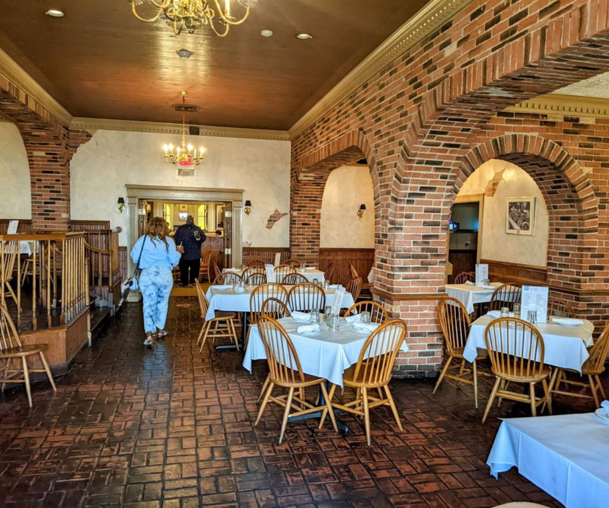 Classic Restaurant Dining