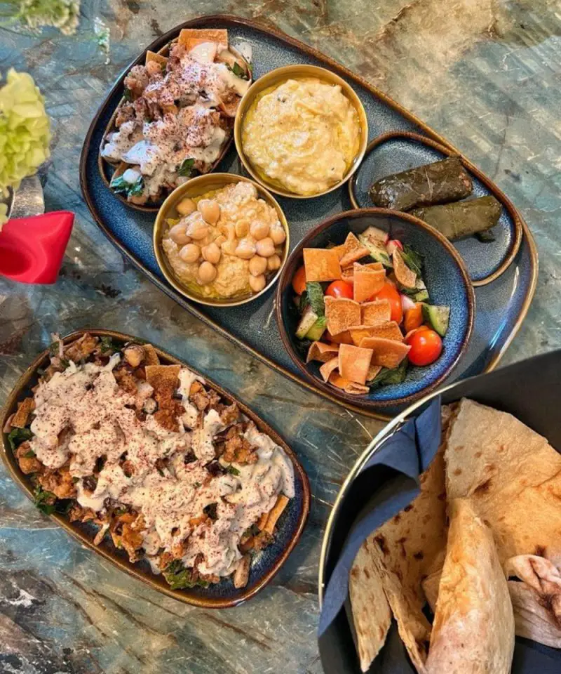 QUEEN MAMA'S KITCHEN