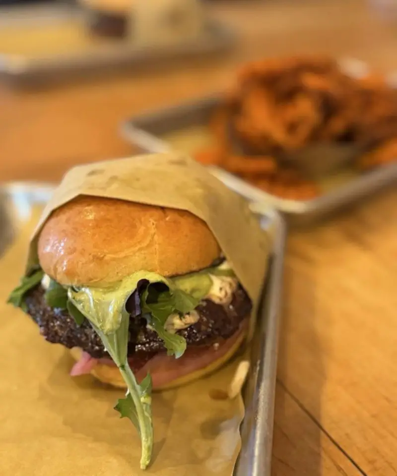 BEAUVINE BURGER CONCEPT