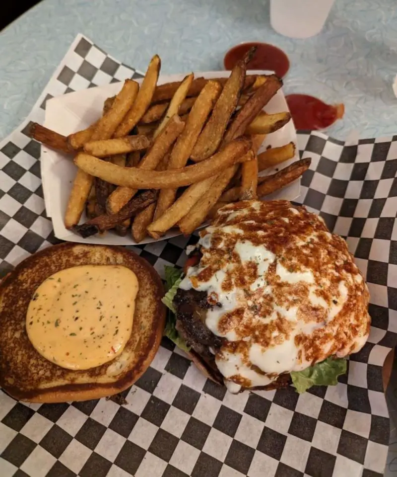 M&O STATION GRILL+COCKTAILS