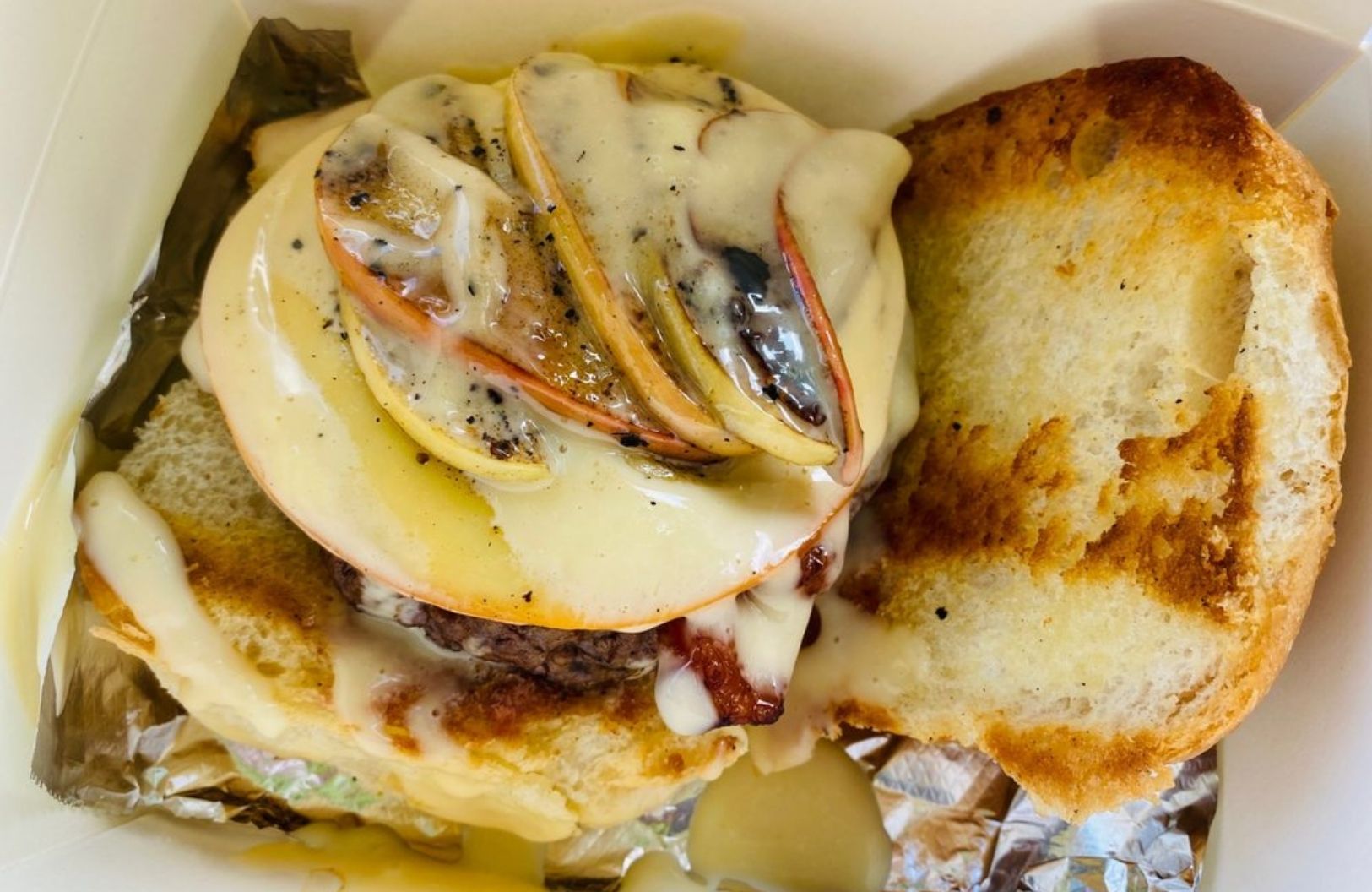 APPLEWOOD SMOKE BURGER