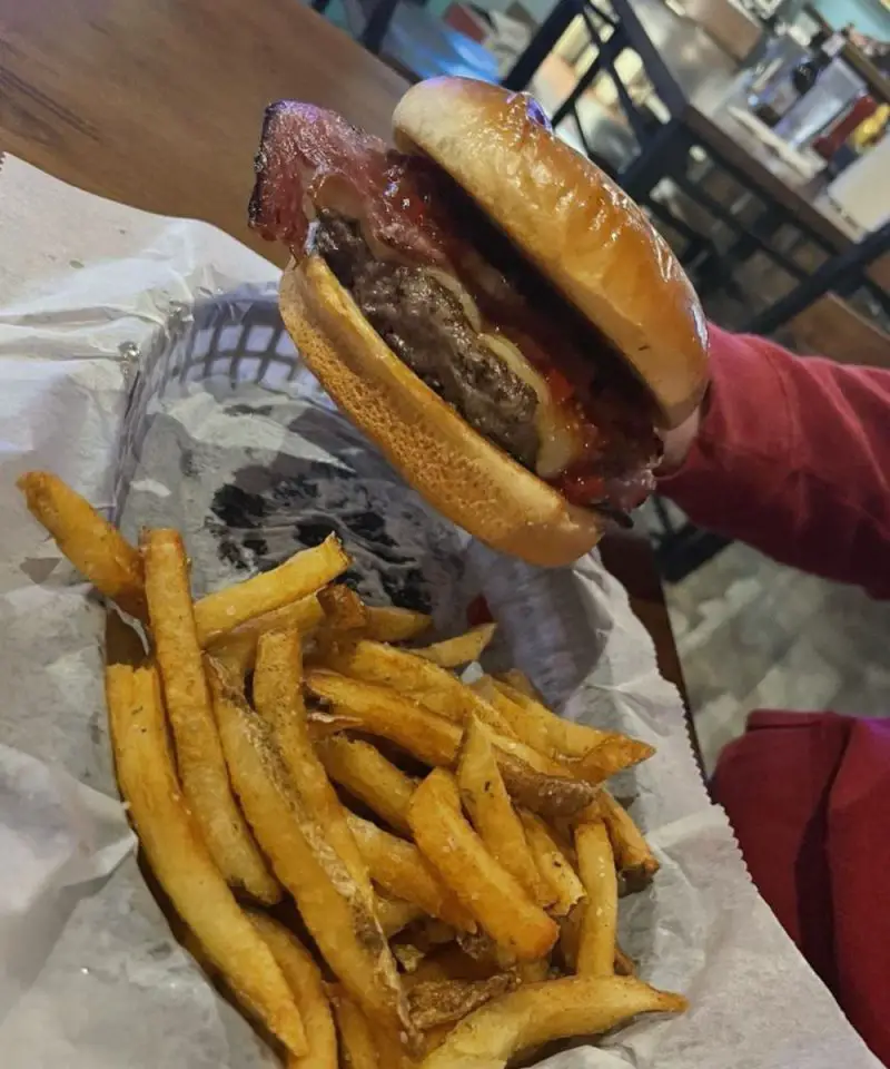BRUISER'S BURGERS