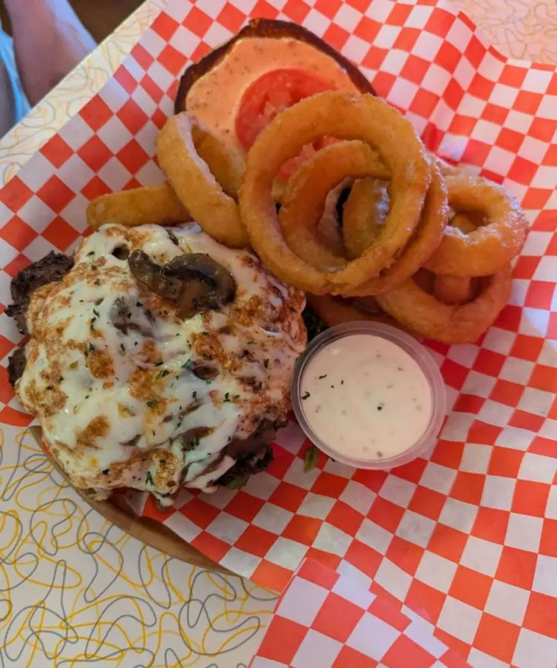 M&O STATION GRILL+COCKTAILS