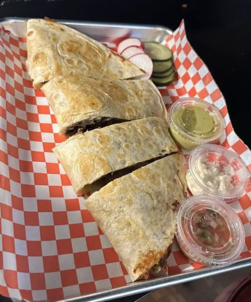 LA TAQUIZA STREET TACOS