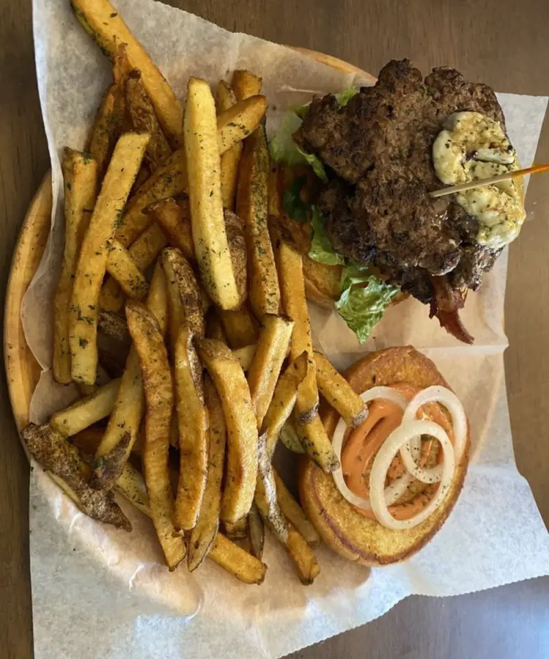 M&O STATION GRILL+COCKTAILS