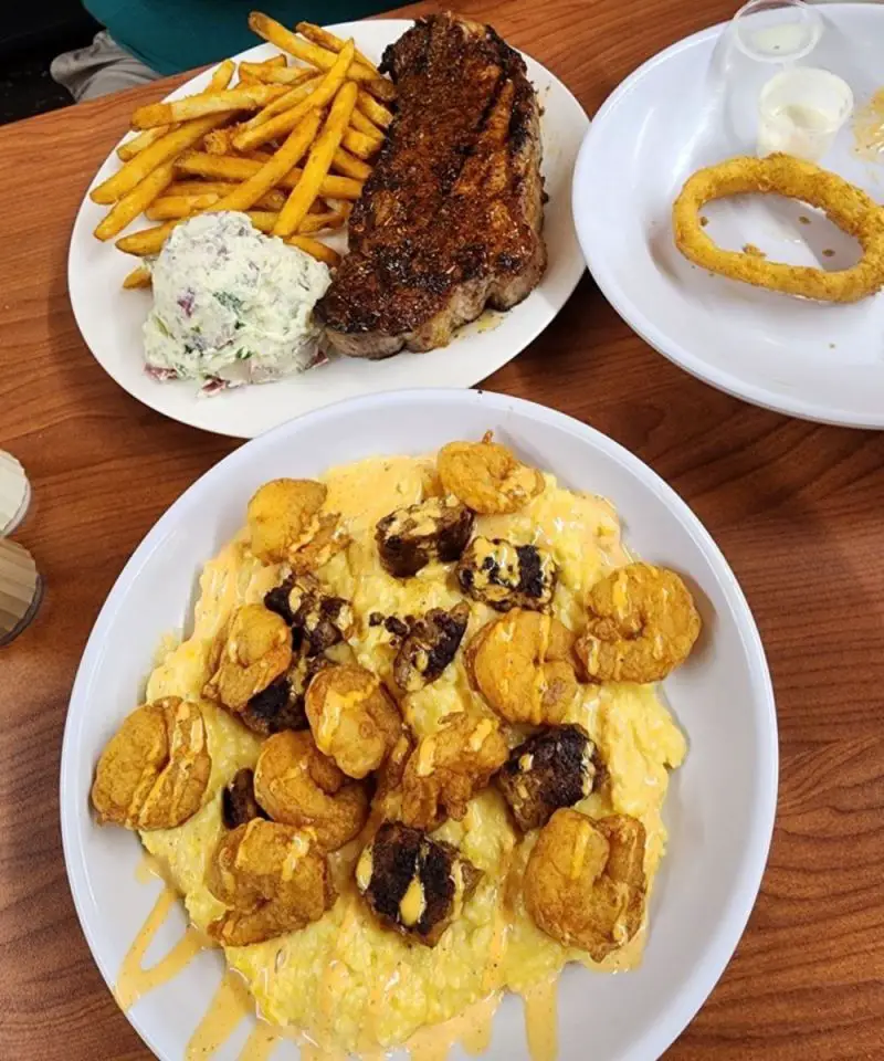 PINEGROVE MARKET AND DELI