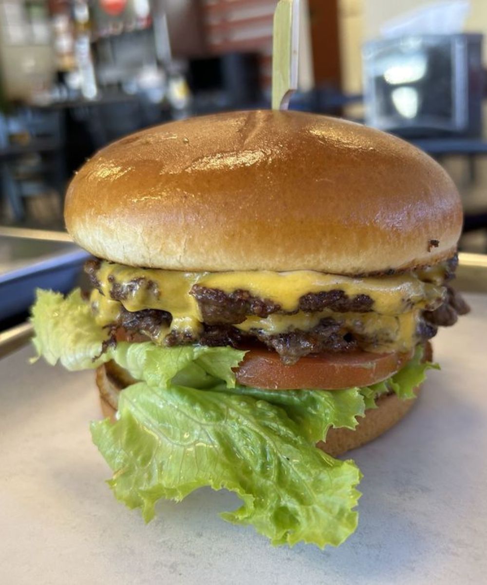 EDMOND'S BURGERS & MORE