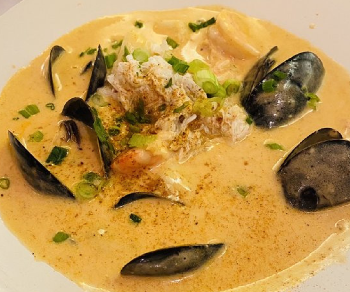Hot seafood bisque