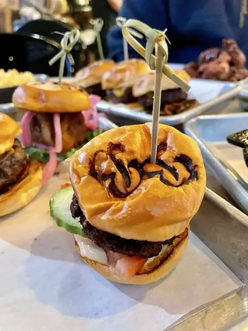 BROOKLYN BURGERS & BEER