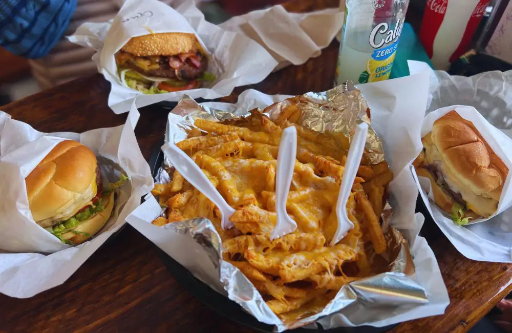 Photos for Tommy's Burger Stop in Anchorage, AK