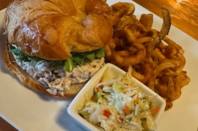 Burger at Retro Rocks located in Saginaw, MI.