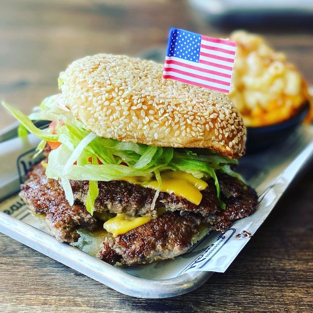 HEAVY’S BARBURGER