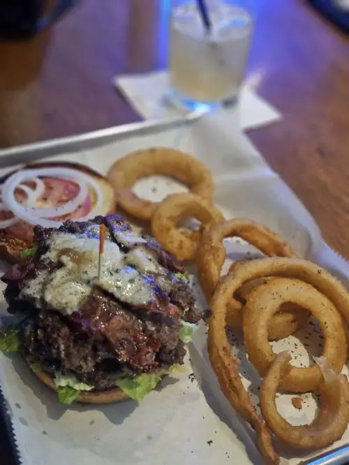 M&O STATION GRILL+COCKTAILS