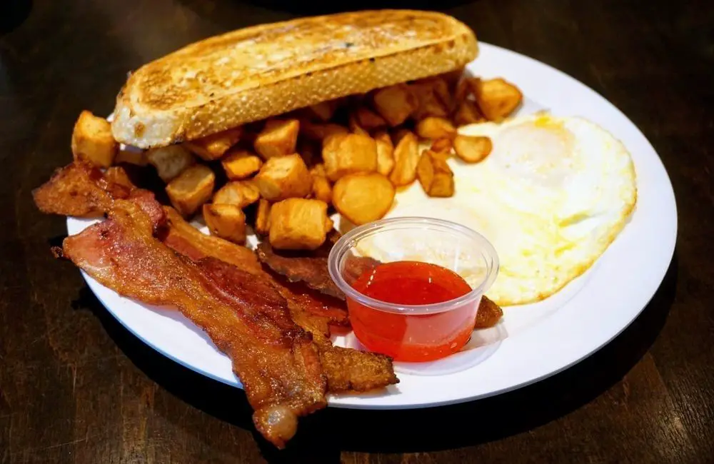 LUDI'S RESTAURANT & LOUNGE