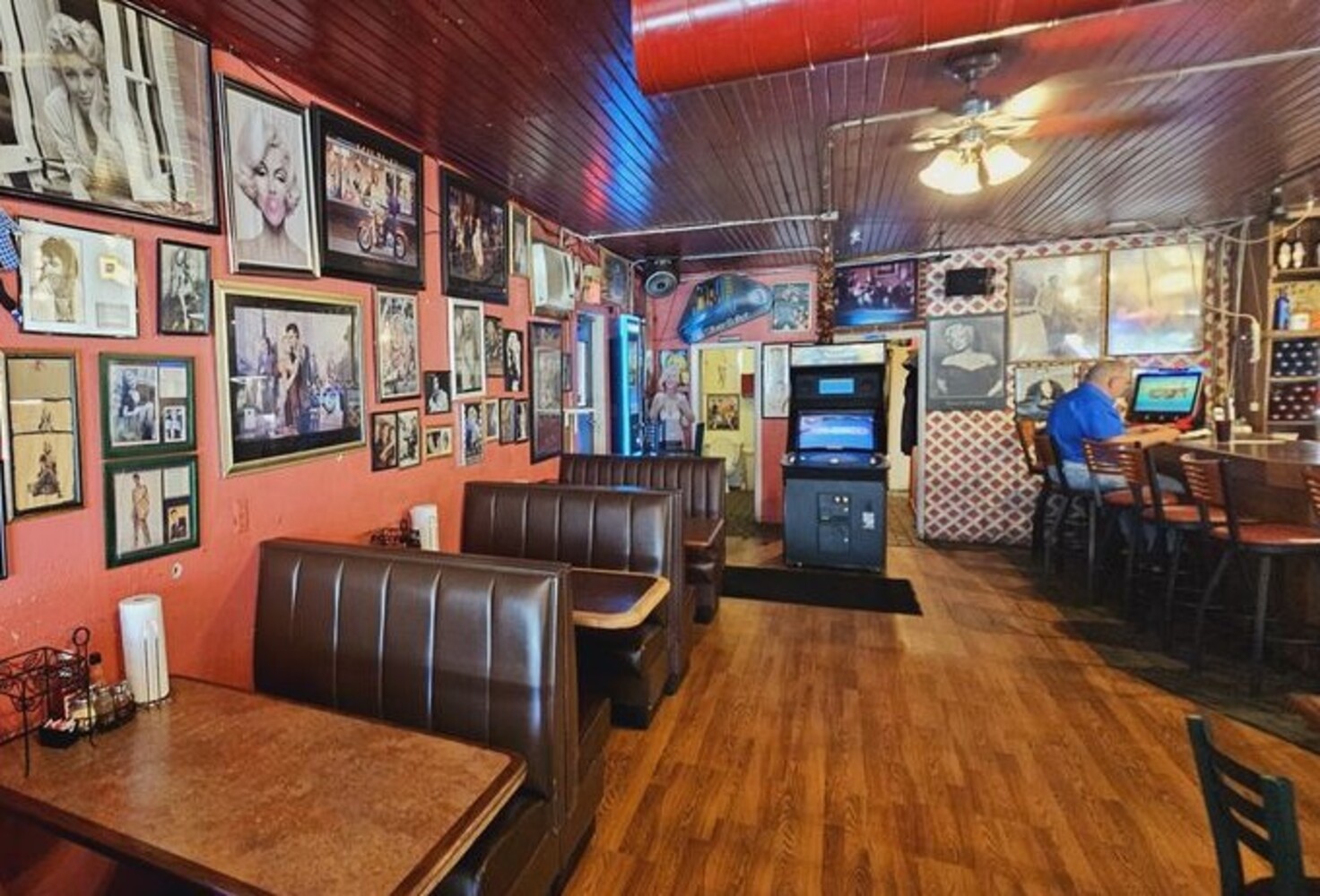  at Pizza by the Pound located in Paducah, KY. 