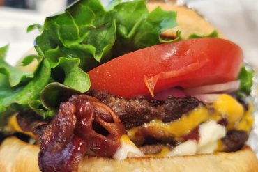 EDMOND'S BURGERS & MORE