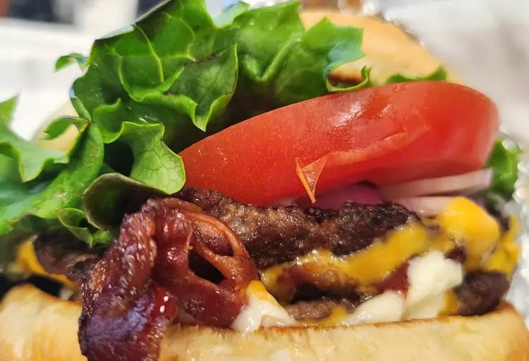 EDMOND'S BURGERS & MORE